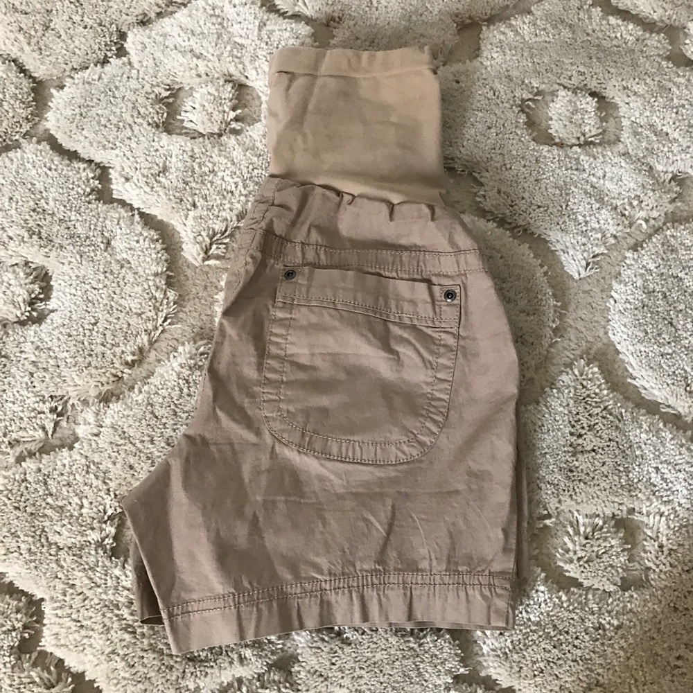 Maternity Shorts🤰🏻 - Picture 2 of 3